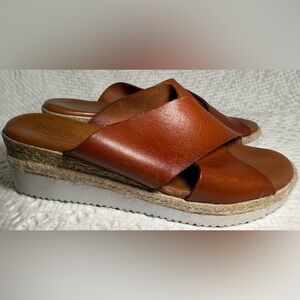 Bertuchi Women's Cross Band Wedge Sandal in Brown Size 8.5